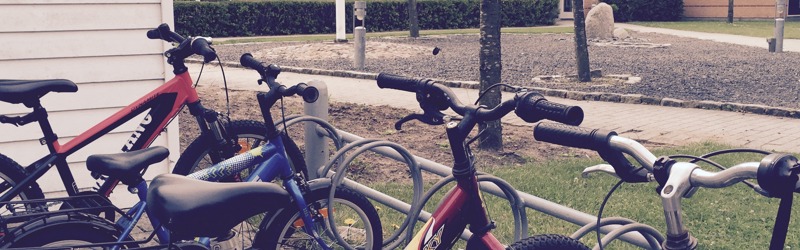 Cykler i cykelstativ